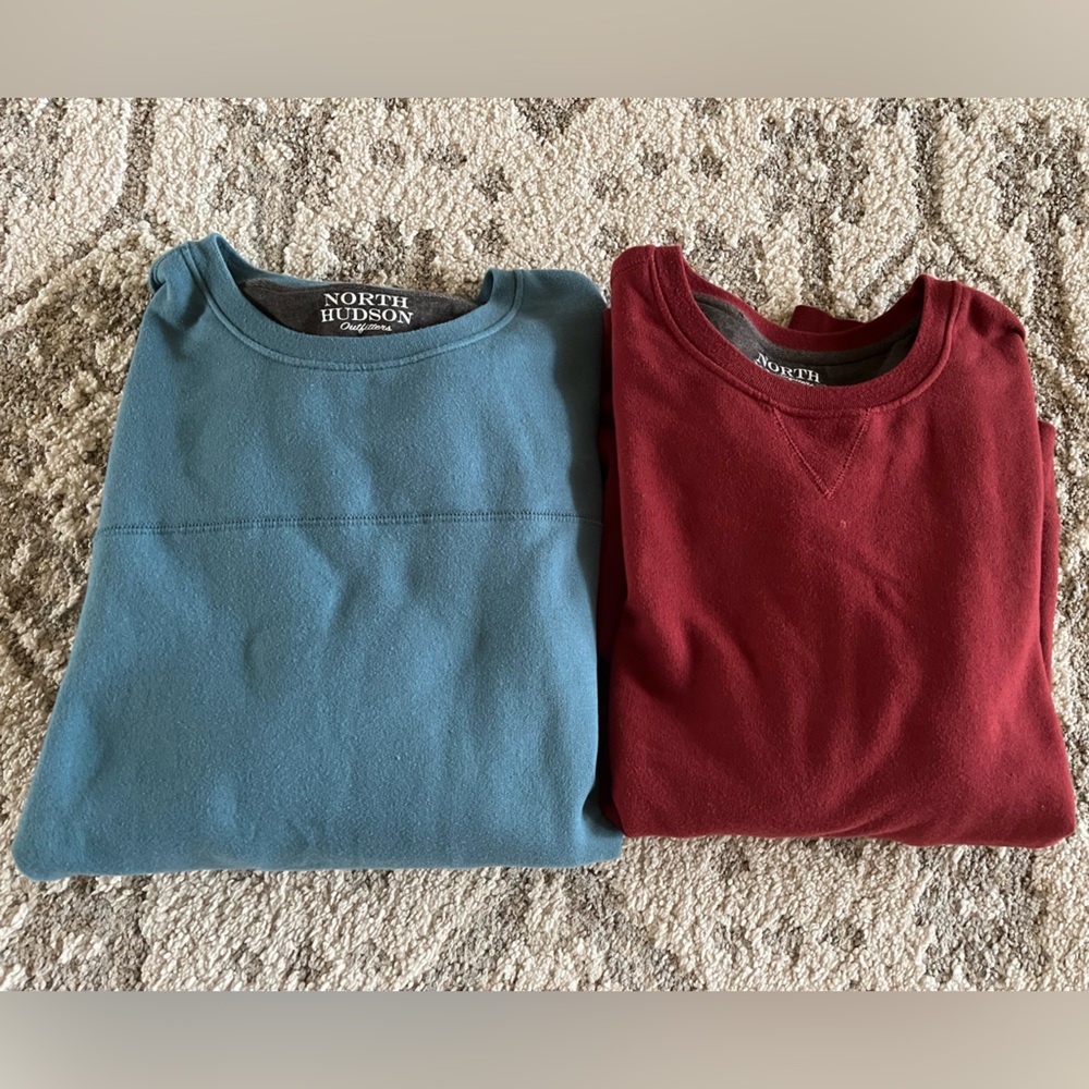 2 for 1 Both Like new Super comfy Blue and Red crewneck Sweatshirts/set